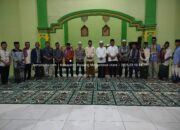 Safari Ramadhan Ketiga: Wabup Bolmut dan Wakil Ketua TP-PPK Bolmut Bagikan Al-Qur’an, Mukena, dan Sembako
