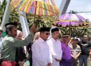 Bupati Sirajuddin Lasena Tiba di Bolmut, Disambut Adat Lohima Olikapala